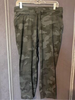 Lululemon Camouflage Jogger Pants - Camo